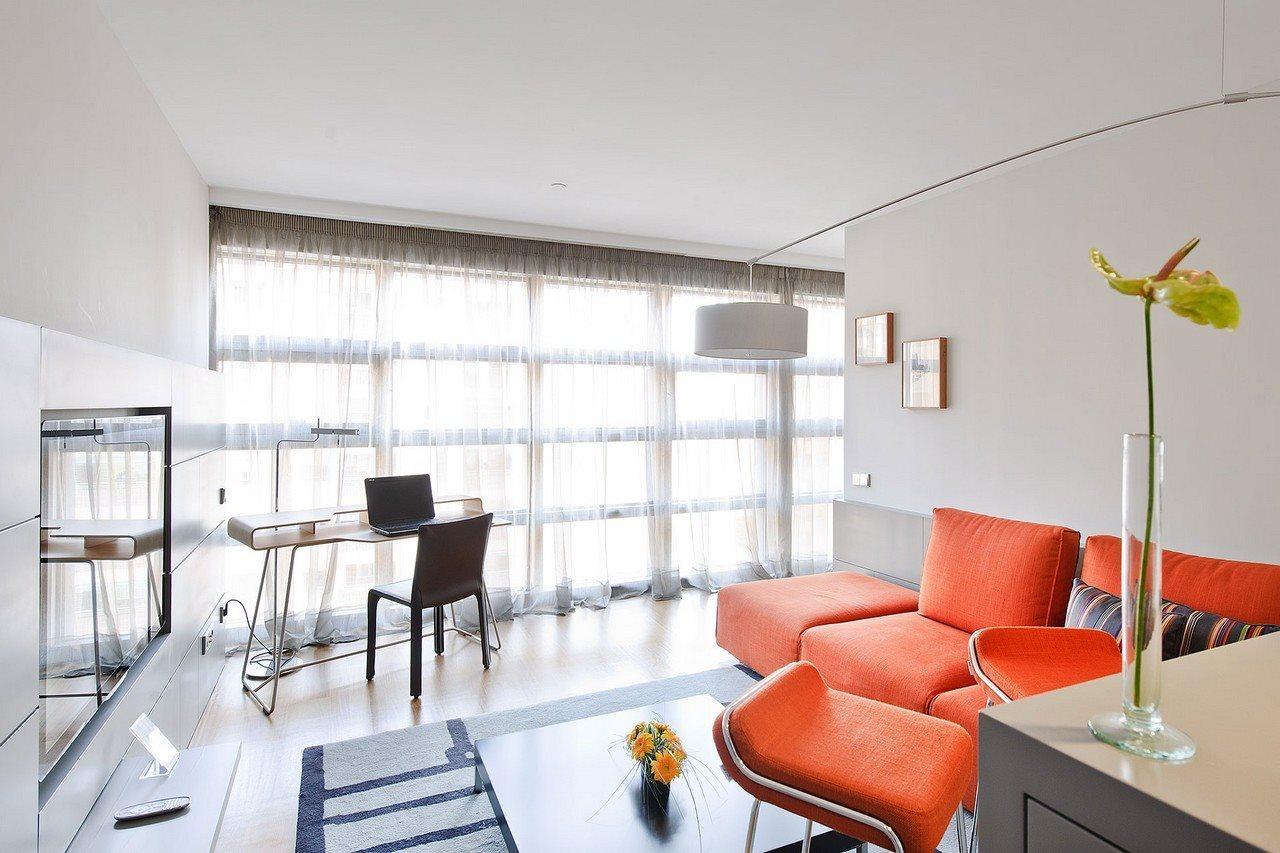 Hotel Reina Petronila Zaragoza Buitenkant foto A typical apartment