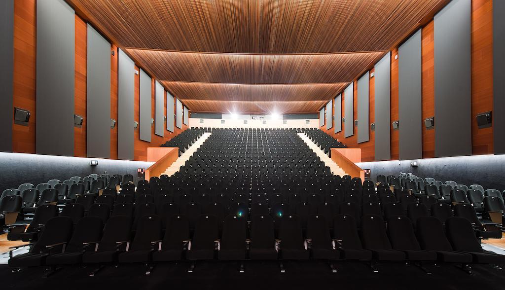 Hotel Reina Petronila Zaragoza Buitenkant foto Auditorium